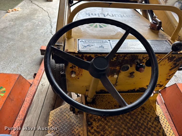 image for item DH9843 1990 Owens Classic tilt deck equipment trailer