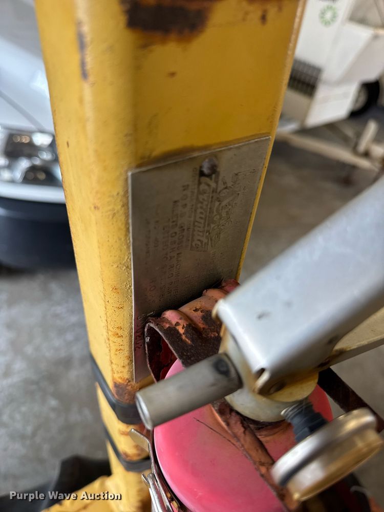 image for item DH9843 1990 Owens Classic tilt deck equipment trailer