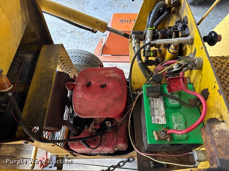 image for item DH9843 1990 Owens Classic tilt deck equipment trailer