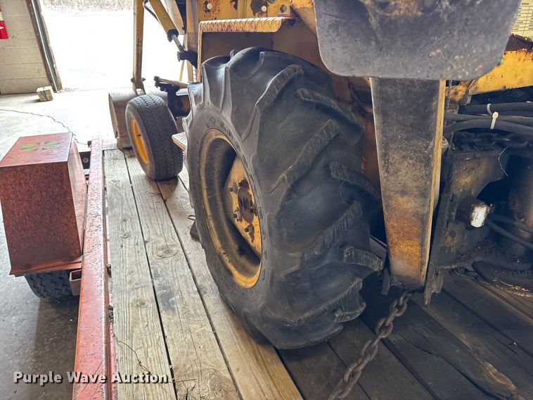 image for item DH9843 1990 Owens Classic tilt deck equipment trailer