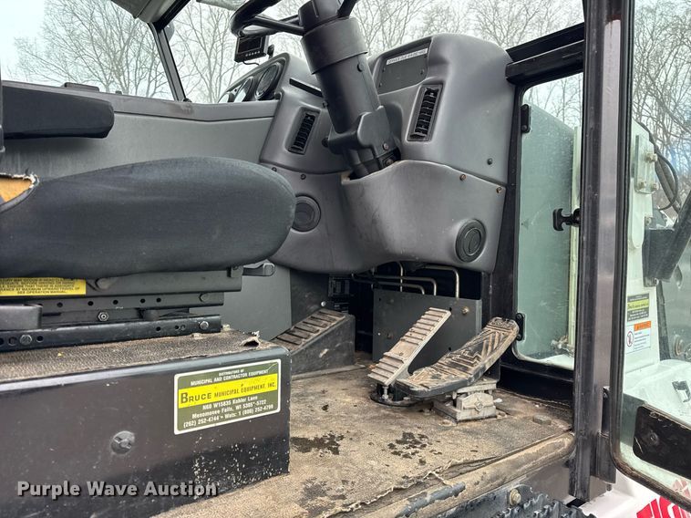 image for item DH9849 2012 Elgin Pelican sweeper