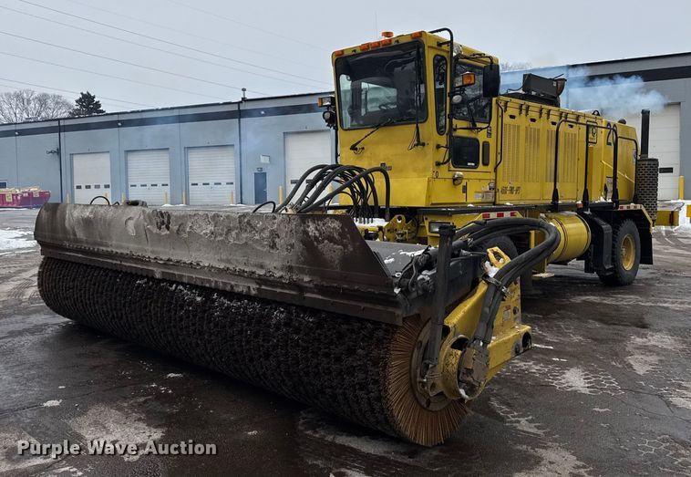 image for item DH9850 2005 MB Companies Oshkosh HB2723 street sweeper truck