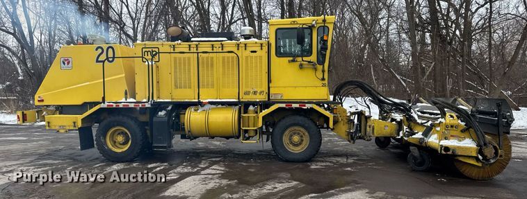 image for item DH9850 2005 MB Companies Oshkosh HB2723 street sweeper truck