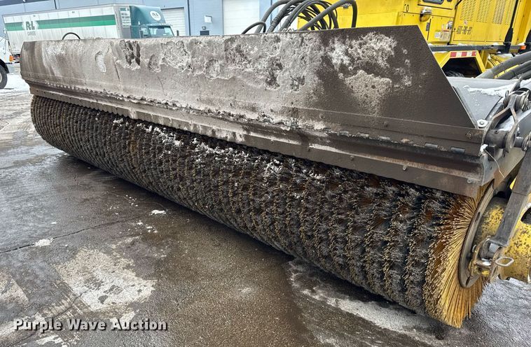 image for item DH9850 2005 MB Companies Oshkosh HB2723 street sweeper truck