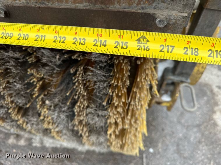 image for item DH9850 2005 MB Companies Oshkosh HB2723 street sweeper truck