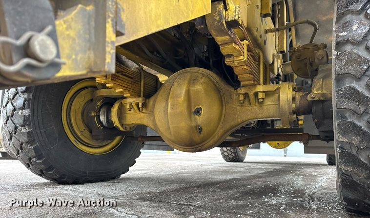 image for item DH9850 2005 MB Companies Oshkosh HB2723 street sweeper truck