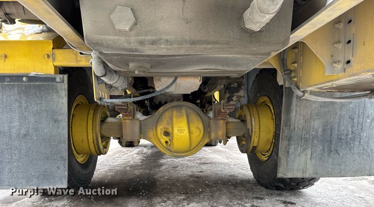 image for item DH9850 2005 MB Companies Oshkosh HB2723 street sweeper truck