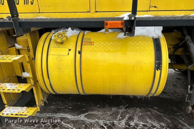 image for item DH9850 2005 MB Companies Oshkosh HB2723 street sweeper truck