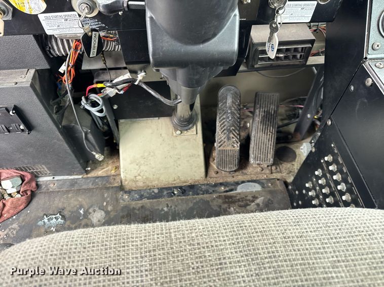 image for item DH9850 2005 MB Companies Oshkosh HB2723 street sweeper truck