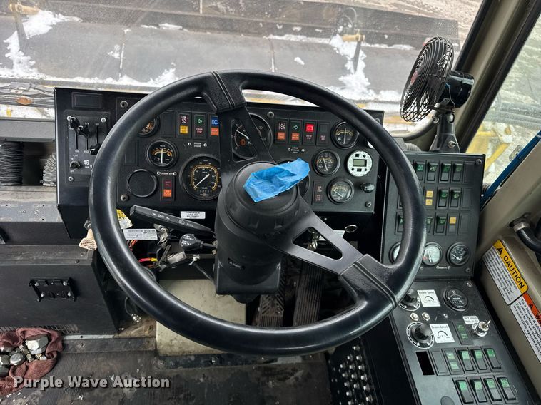 image for item DH9850 2005 MB Companies Oshkosh HB2723 street sweeper truck