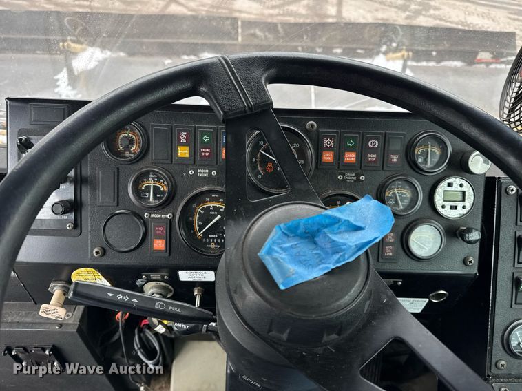 image for item DH9850 2005 MB Companies Oshkosh HB2723 street sweeper truck