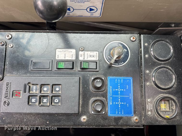 image for item DH9850 2005 MB Companies Oshkosh HB2723 street sweeper truck