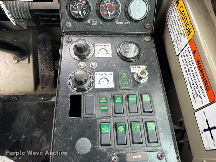 image for item DH9850 2005 MB Companies Oshkosh HB2723 street sweeper truck