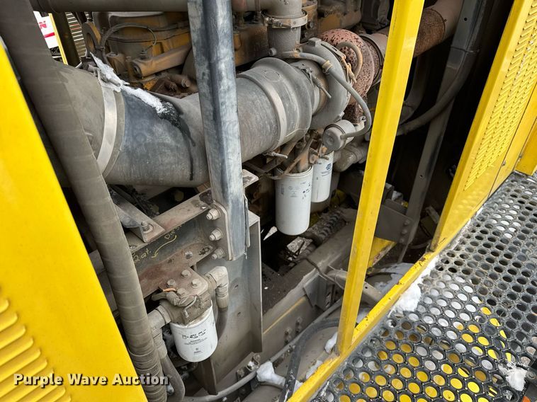 image for item DH9850 2005 MB Companies Oshkosh HB2723 street sweeper truck