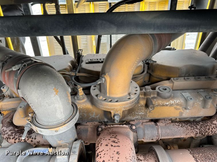 image for item DH9850 2005 MB Companies Oshkosh HB2723 street sweeper truck