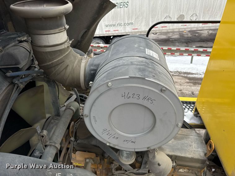 image for item DH9850 2005 MB Companies Oshkosh HB2723 street sweeper truck