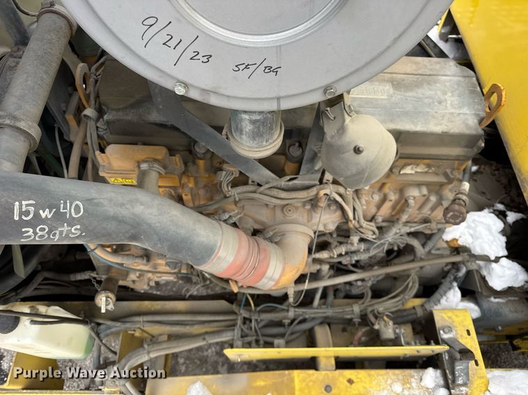 image for item DH9850 2005 MB Companies Oshkosh HB2723 street sweeper truck