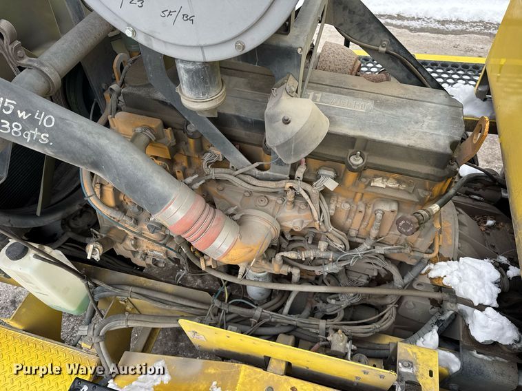 image for item DH9850 2005 MB Companies Oshkosh HB2723 street sweeper truck