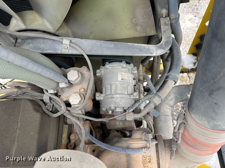 image for item DH9850 2005 MB Companies Oshkosh HB2723 street sweeper truck