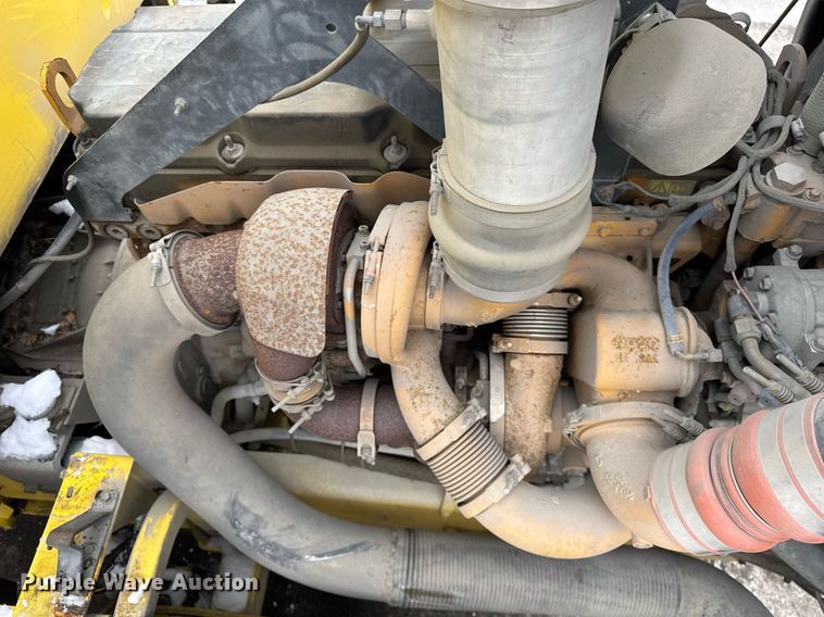 image for item DH9850 2005 MB Companies Oshkosh HB2723 street sweeper truck