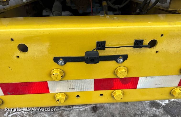 image for item DH9850 2005 MB Companies Oshkosh HB2723 street sweeper truck