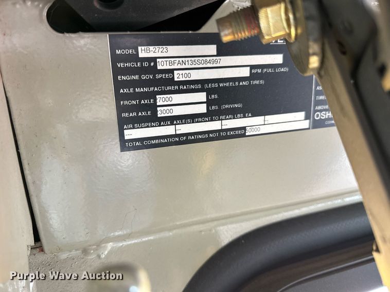 image for item DH9850 2005 MB Companies Oshkosh HB2723 street sweeper truck