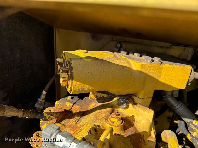 image for item DJ9768 1995 Komatsu PC200LC-6L excavator