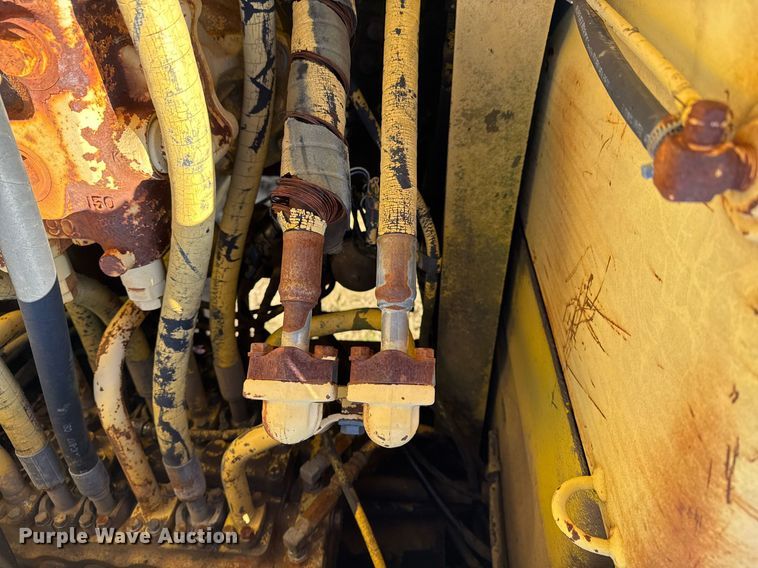 image for item DJ9768 1995 Komatsu PC200LC-6L excavator