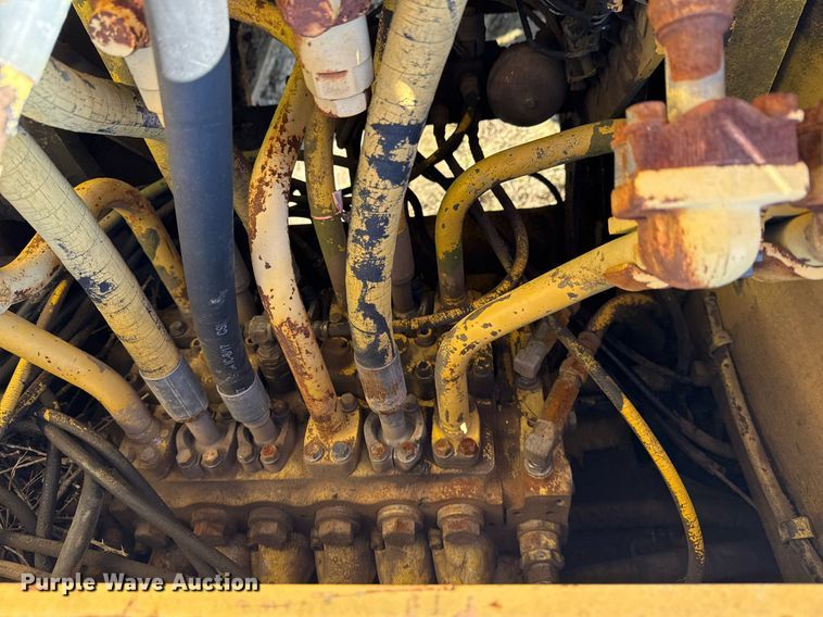 image for item DJ9768 1995 Komatsu PC200LC-6L excavator