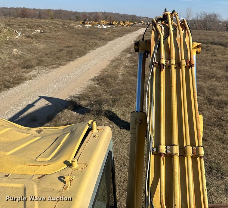 image for item DJ9768 1995 Komatsu PC200LC-6L excavator