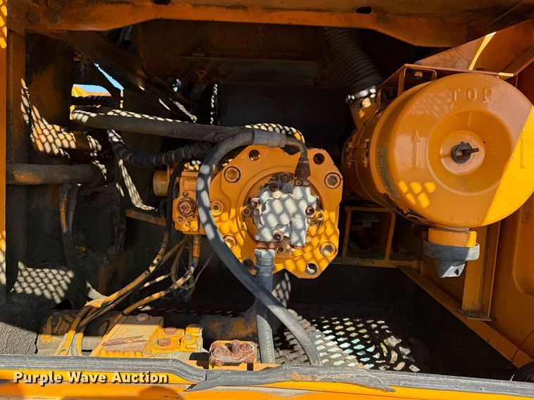 image for item DJ9769 1995 Hyundai Robex-290LC-3 excavator