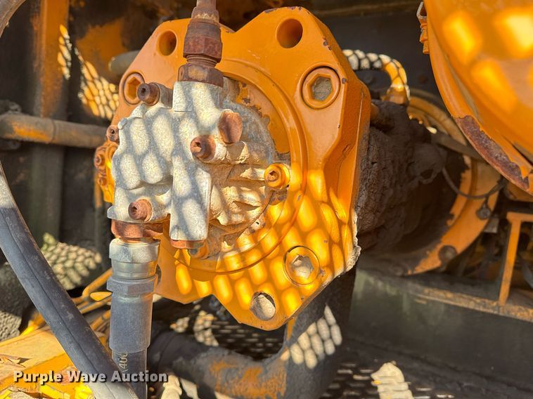 image for item DJ9769 1995 Hyundai Robex-290LC-3 excavator