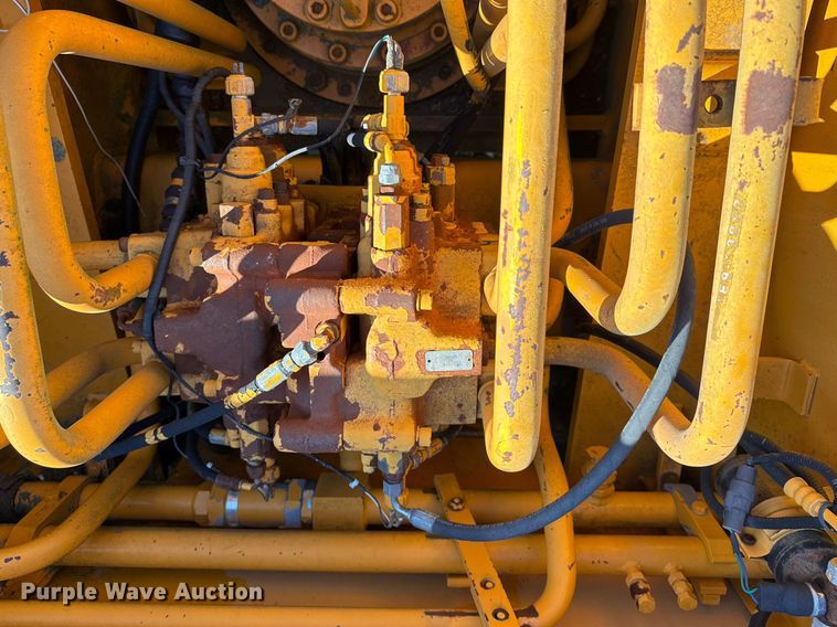 image for item DJ9769 1995 Hyundai Robex-290LC-3 excavator