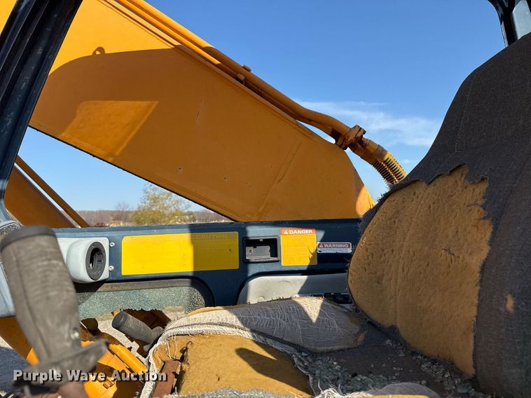 image for item DJ9769 1995 Hyundai Robex-290LC-3 excavator