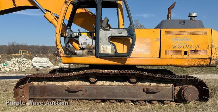 image for item DJ9769 1995 Hyundai Robex-290LC-3 excavator