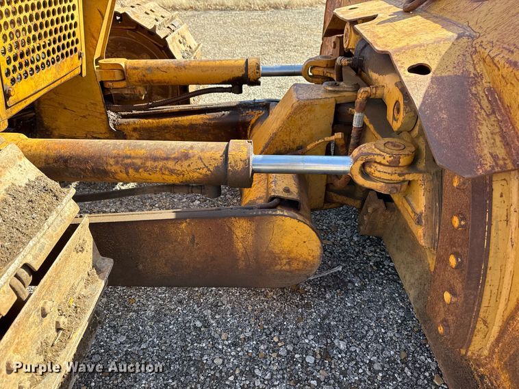 image for item DM5543 1994 Dresser TD9H dozer