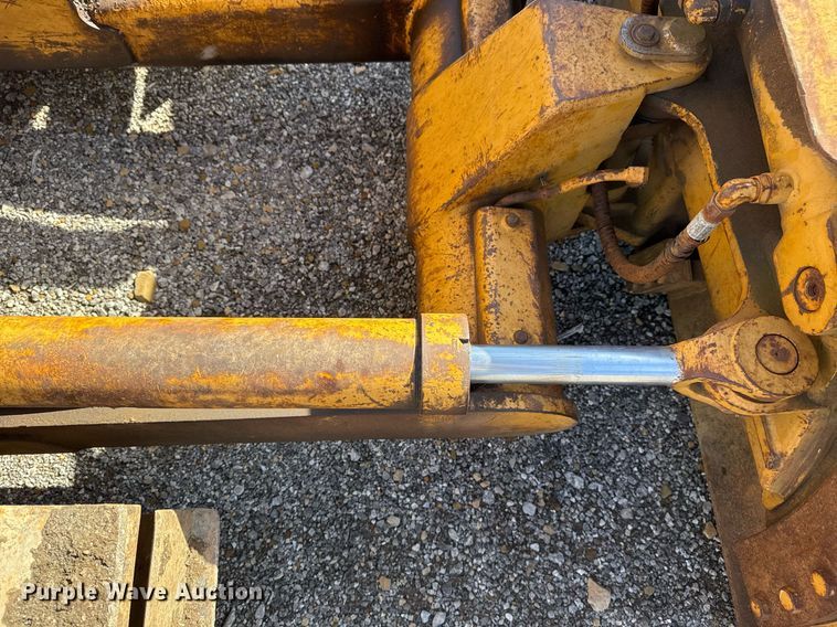 image for item DM5543 1994 Dresser TD9H dozer