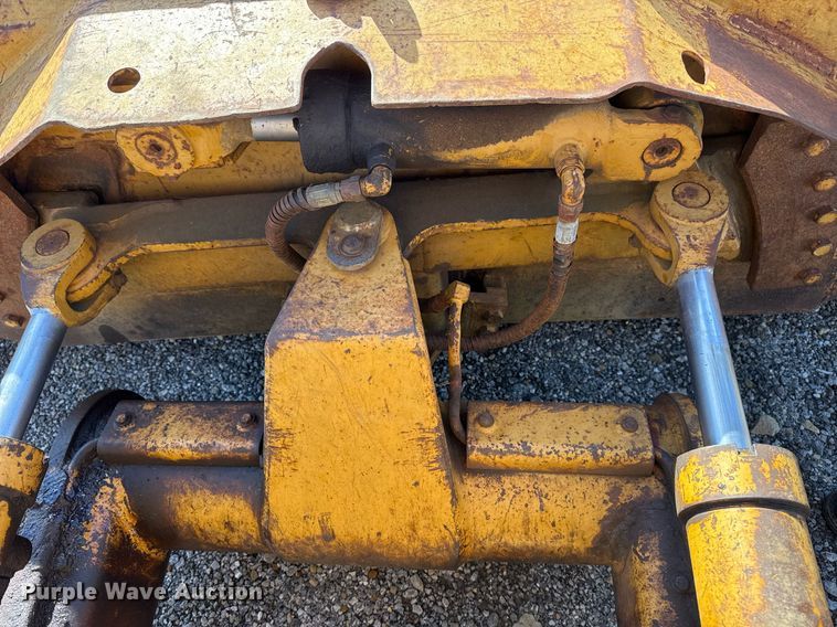 image for item DM5543 1994 Dresser TD9H dozer