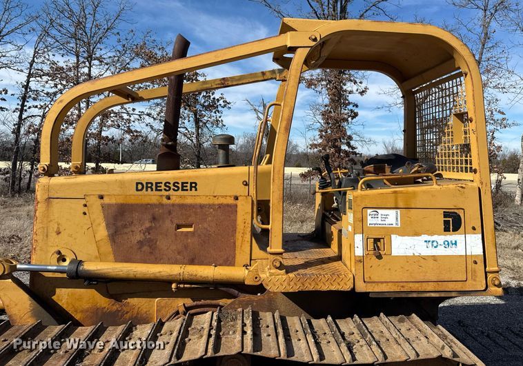 image for item DM5543 1994 Dresser TD9H dozer