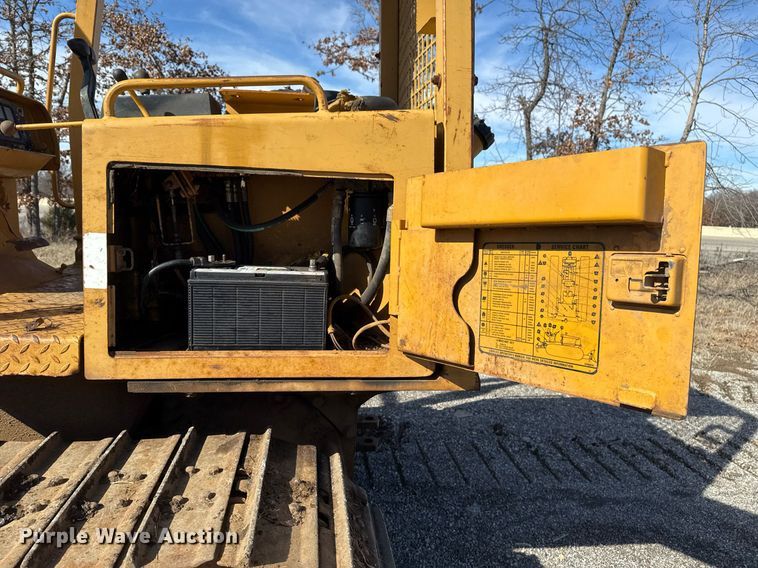 image for item DM5543 1994 Dresser TD9H dozer