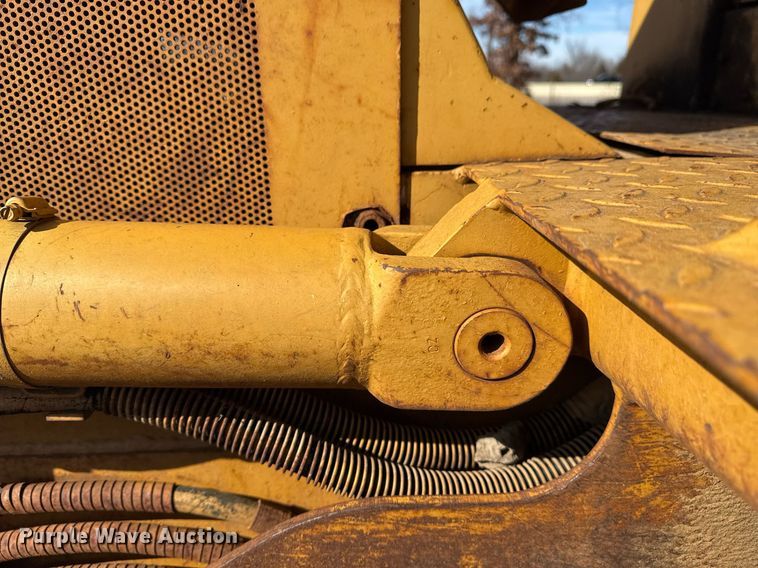 image for item DM5543 1994 Dresser TD9H dozer