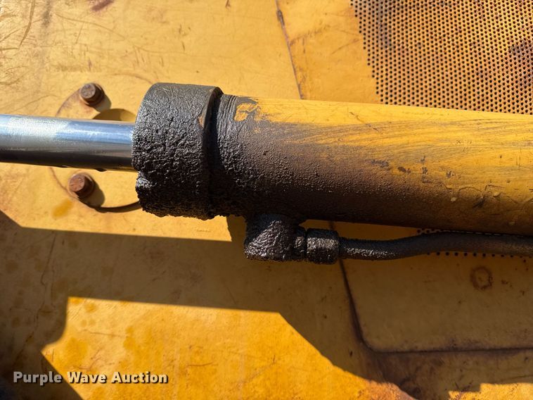 image for item DM5543 1994 Dresser TD9H dozer