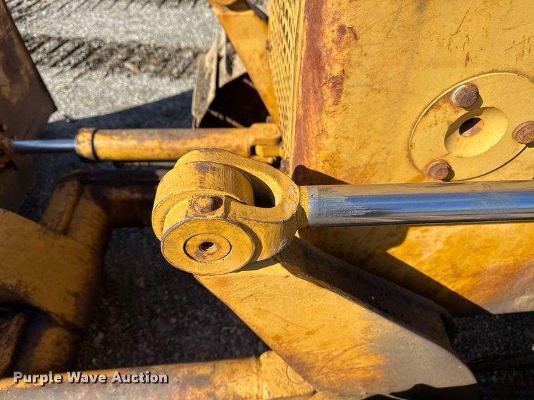 image for item DM5543 1994 Dresser TD9H dozer