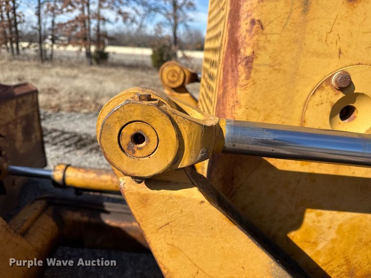 image for item DM5543 1994 Dresser TD9H dozer