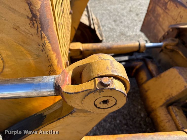 image for item DM5543 1994 Dresser TD9H dozer