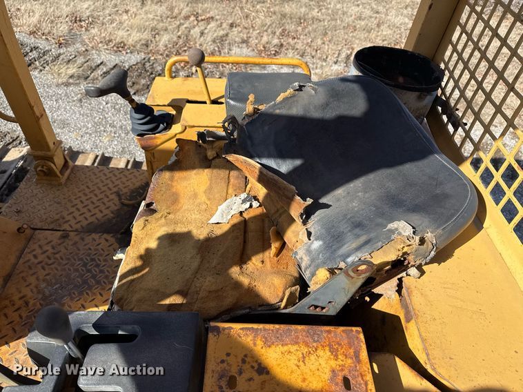 image for item DM5543 1994 Dresser TD9H dozer