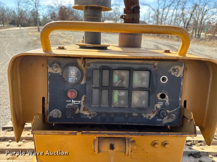 image for item DM5543 1994 Dresser TD9H dozer