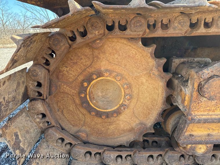 image for item DM5543 1994 Dresser TD9H dozer