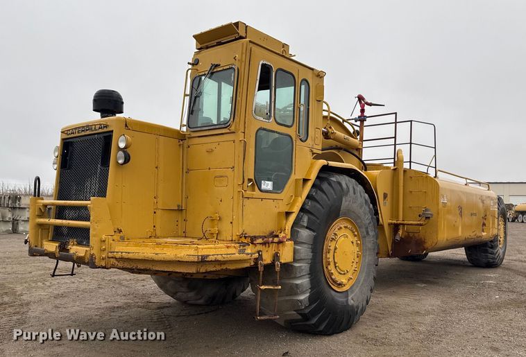 image for item DM5553 1978 Caterpillar 637D water wagon