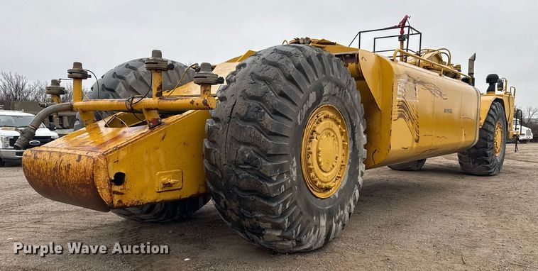 image for item DM5553 1978 Caterpillar 637D water wagon